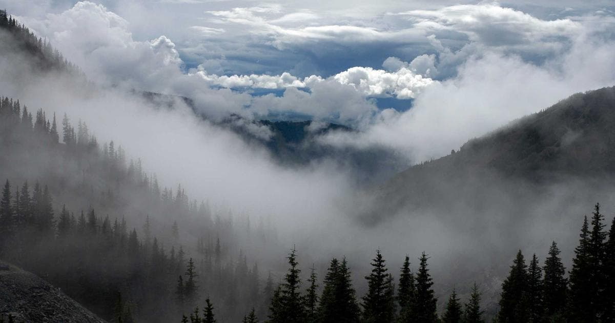 Apollo Moon Rocks Resolve Decades-Old Mystery of Lunar Magnetic Field Strength