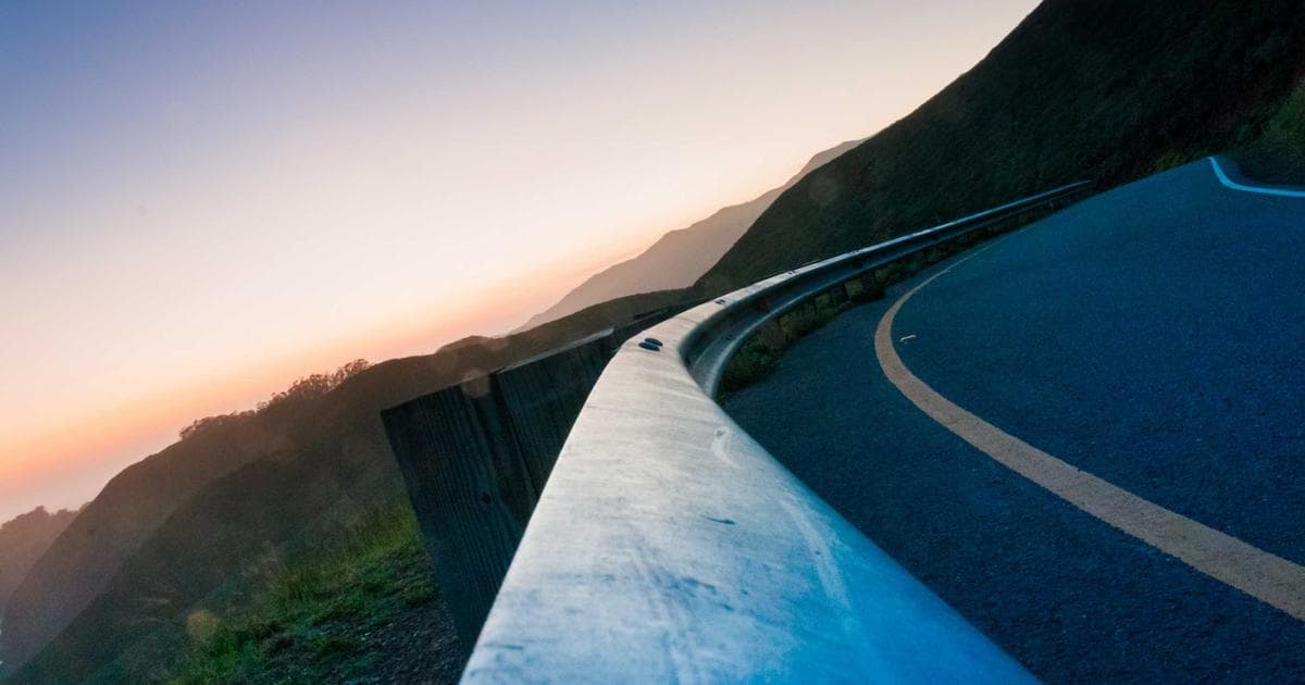 Global Aviation Paralyzed as Airlines Suspend Middle East Routes Following Iran Strikes