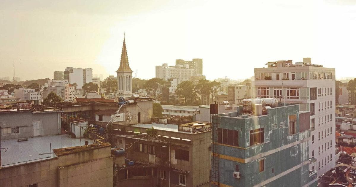 The Global Rise of Mermaiding: Why Travelers are Trading Legs for Fins