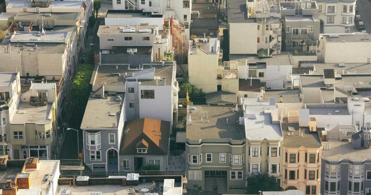 Air Fryer vs Oven: Testing the Most Efficient Tech for Kitchen Essentials