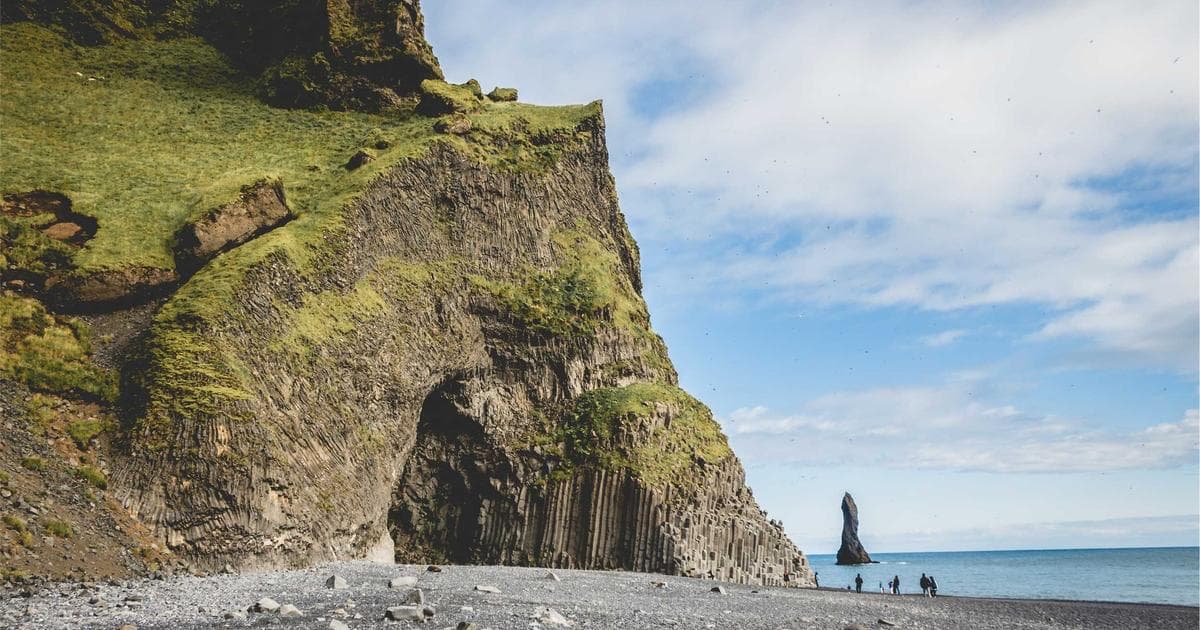 Venezuela Stuns Japan in World Baseball Classic Upset to Reach Semifinals