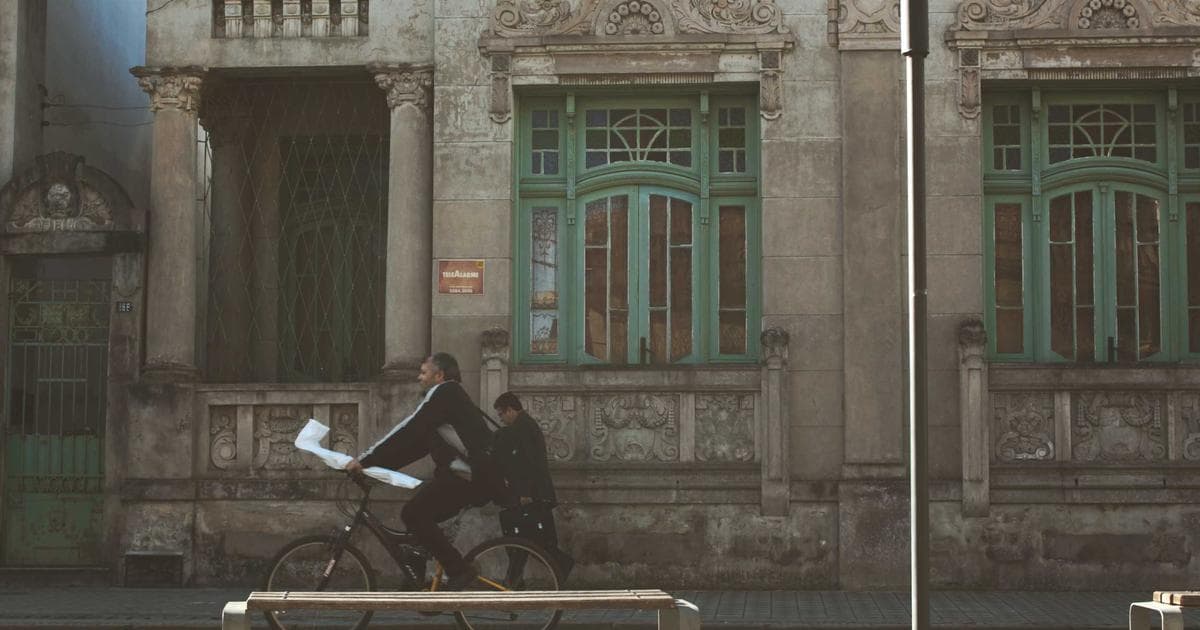 Nathan Martin Secures Historic Victory in Record-Breaking Los Angeles Marathon Photo Finish