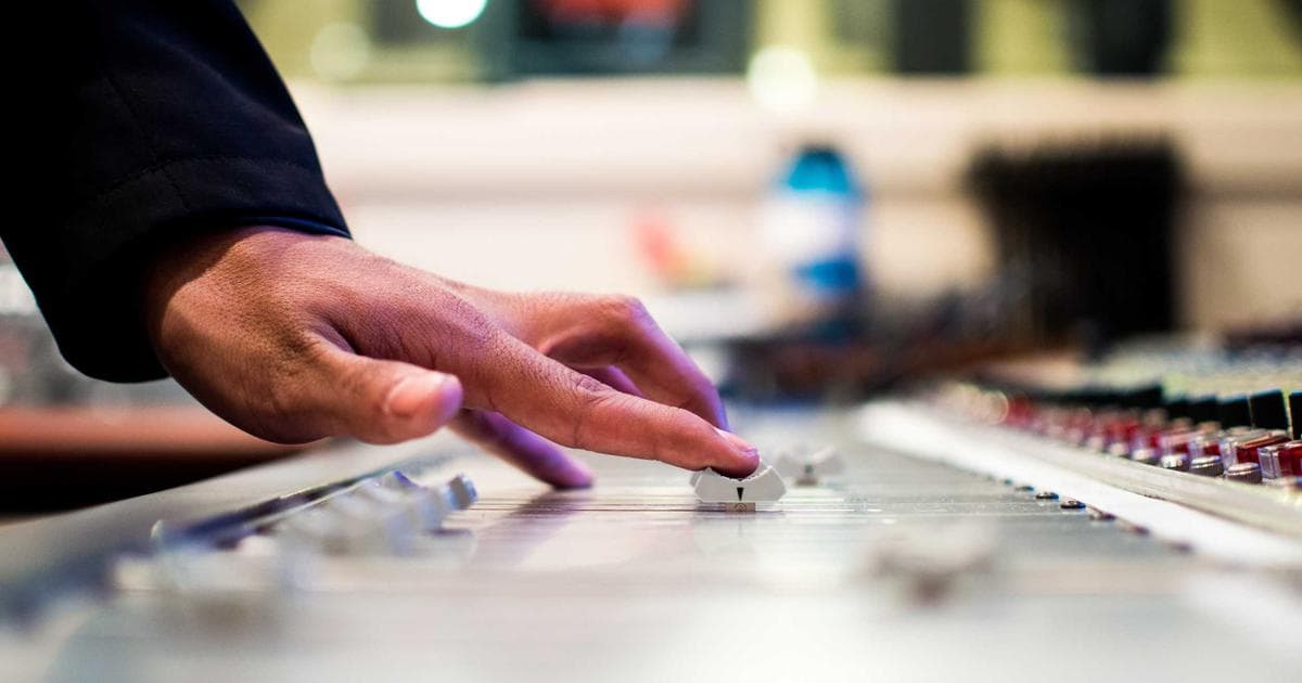 Box Office Milestone: ‘Scream 7’ Becomes Franchise Leader as ‘Hamnet’ Hits $100 Million on Oscar Sunday